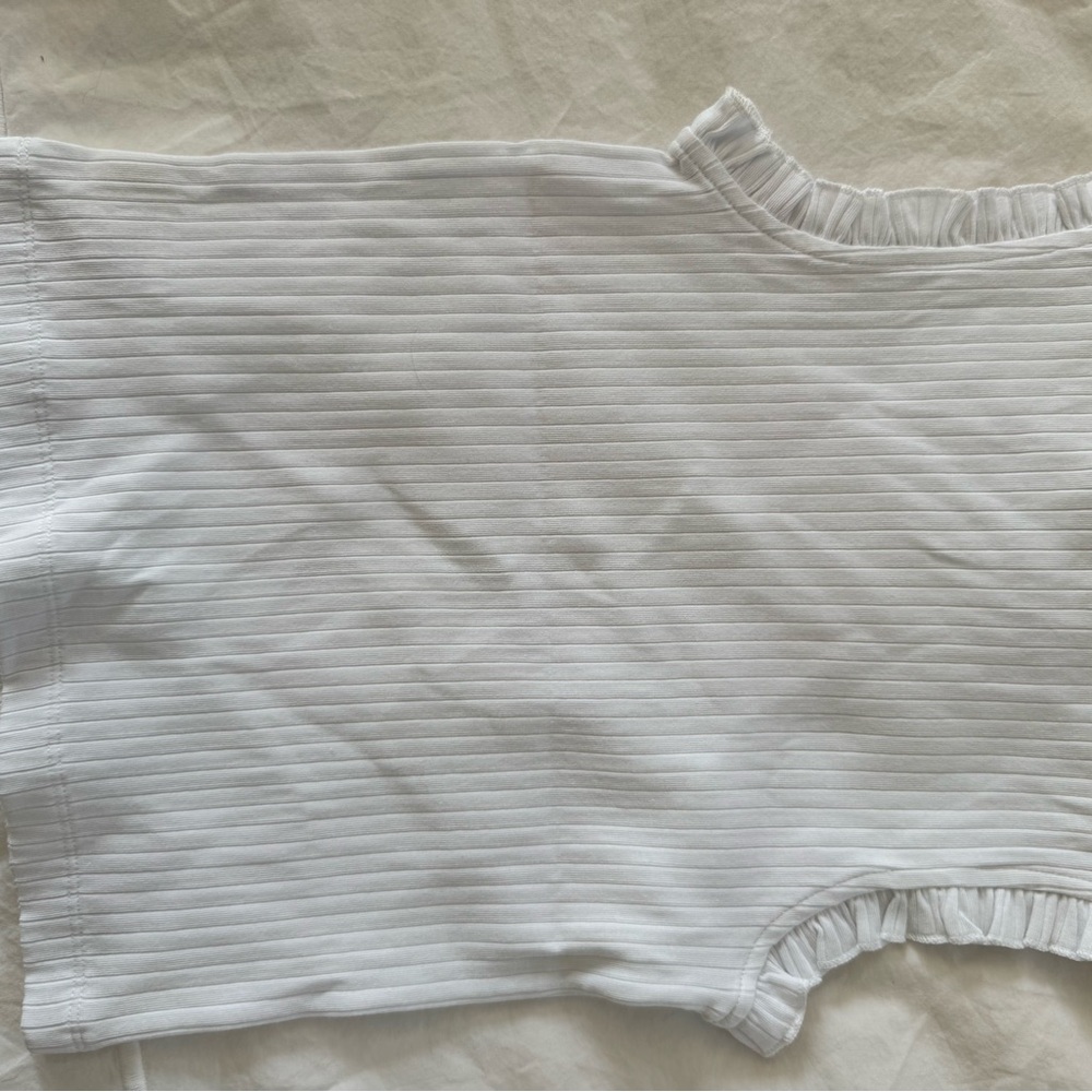 Finding Foxtale White Ribbed Ruffle Tank - Picture 4 of 4